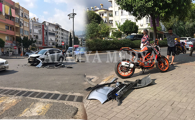 Alanya’da otomobil ile motosiklet çarpıştı: 1 yaralı
