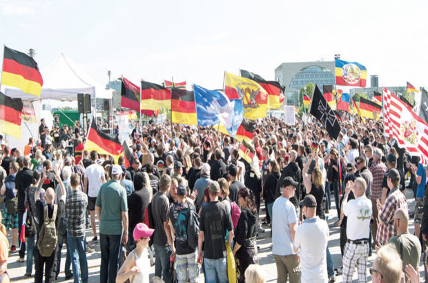 Almanya’da Merkel karşıtı protesto