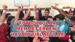 Futbolcular Mehmet Erken'i Soyunma Odasında Yakaladı