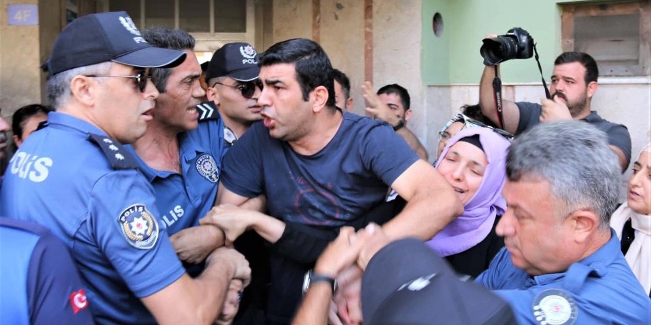 Antalya'da tapusuz sitede yıkım kararı! 6 kişi gözaltına alındı