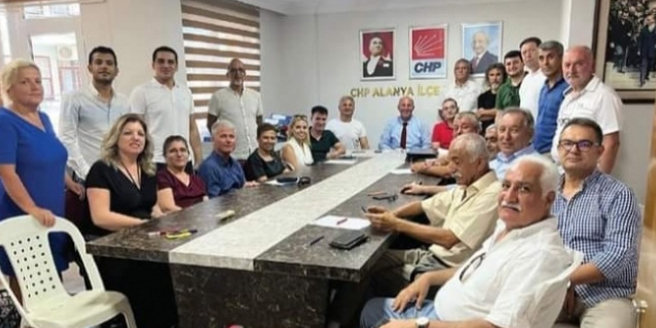 CHP Alanya yönetim Kurulu'nda kritik toplantı! Görev dağılımı yapıldı