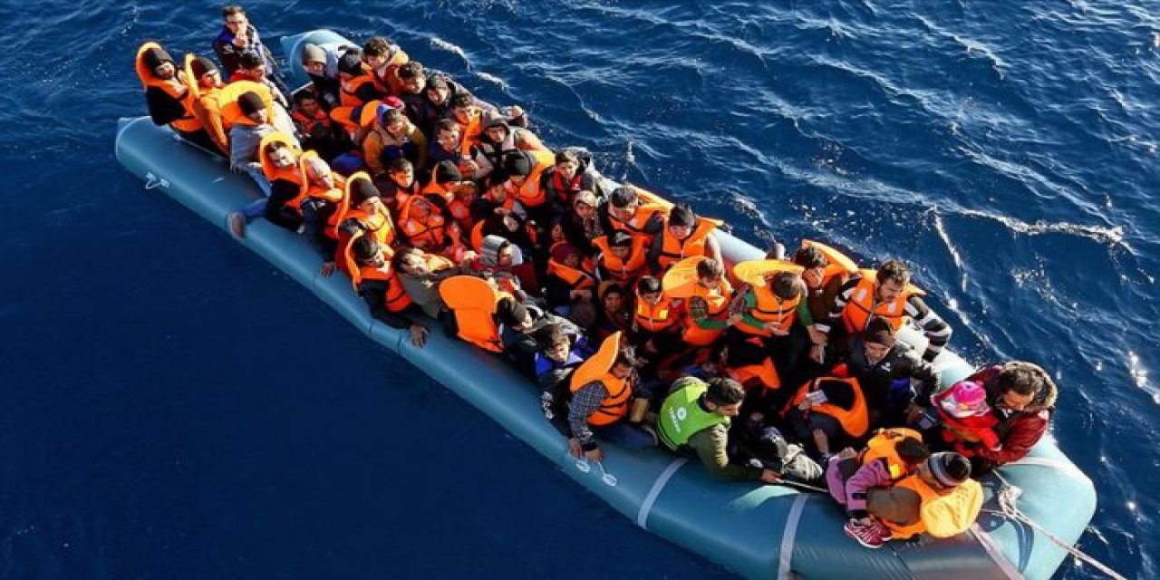 Muğla ve İzmir'de göçmen kaçakçılarına operasyon!