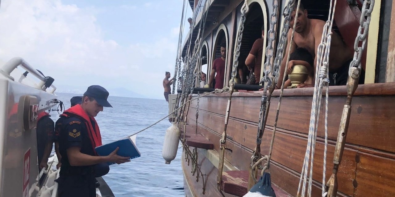 Alanya'da denizdeki ihmal faturası! Tekne ve yata 146 bin TL'lik ceza uygulandı