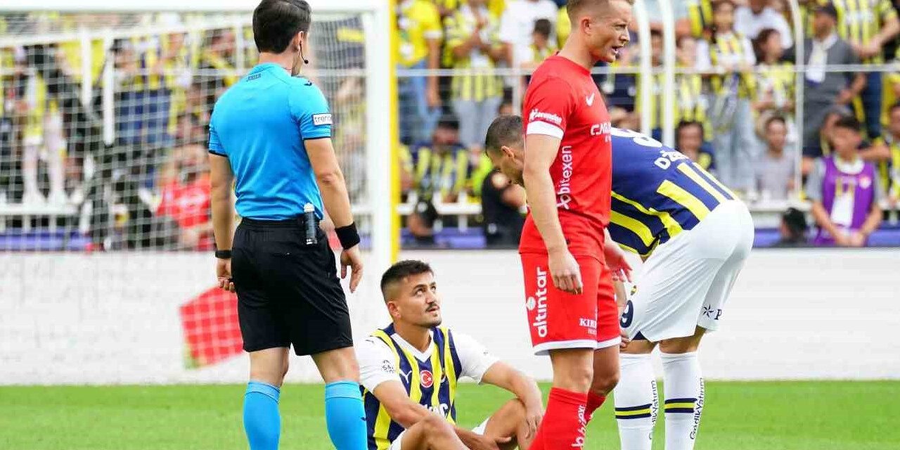 Fenerbahçe, zorlu mücadelede Antalyaspor'u geçti ve liderliği geri aldı!