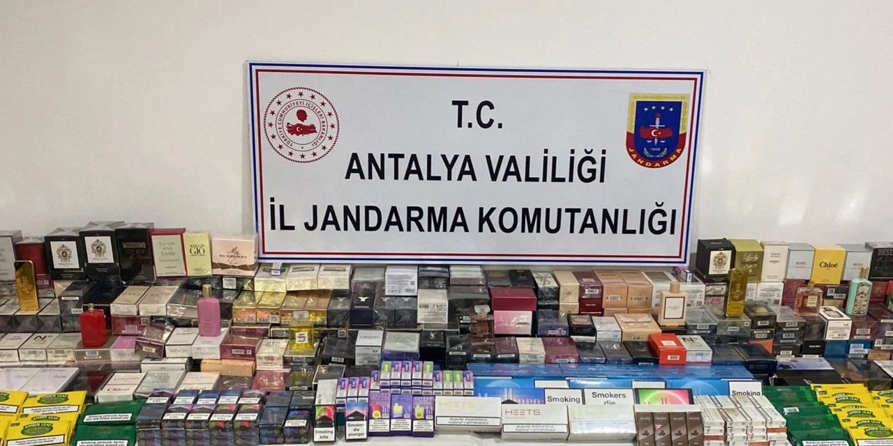 Antalya'da kaçak sigara ticaretine sert darbe! 3 kişi gözaltına alındı