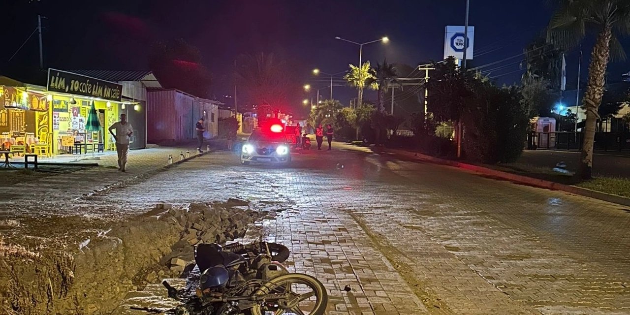 Alanya'da motosikletler kafa kafaya çarpıştı: 2 sürücü de yaralandı