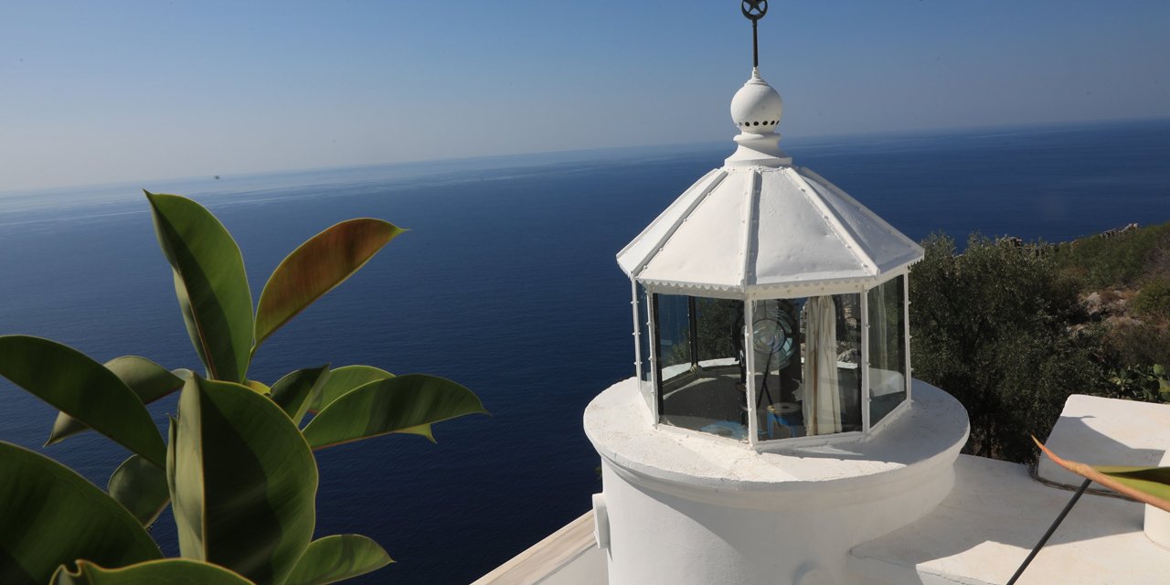 Akdeniz'in incisi Alanya Feneri! 143 yıllık tarihiyle Akdeniz'e ışık saçıyor