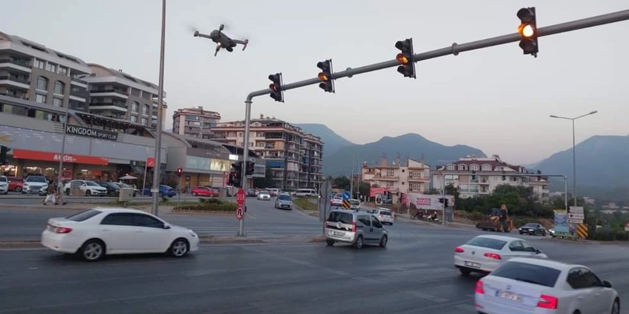 Alanya'da drone destekli denetim! Sürücülere cezalar yağdı