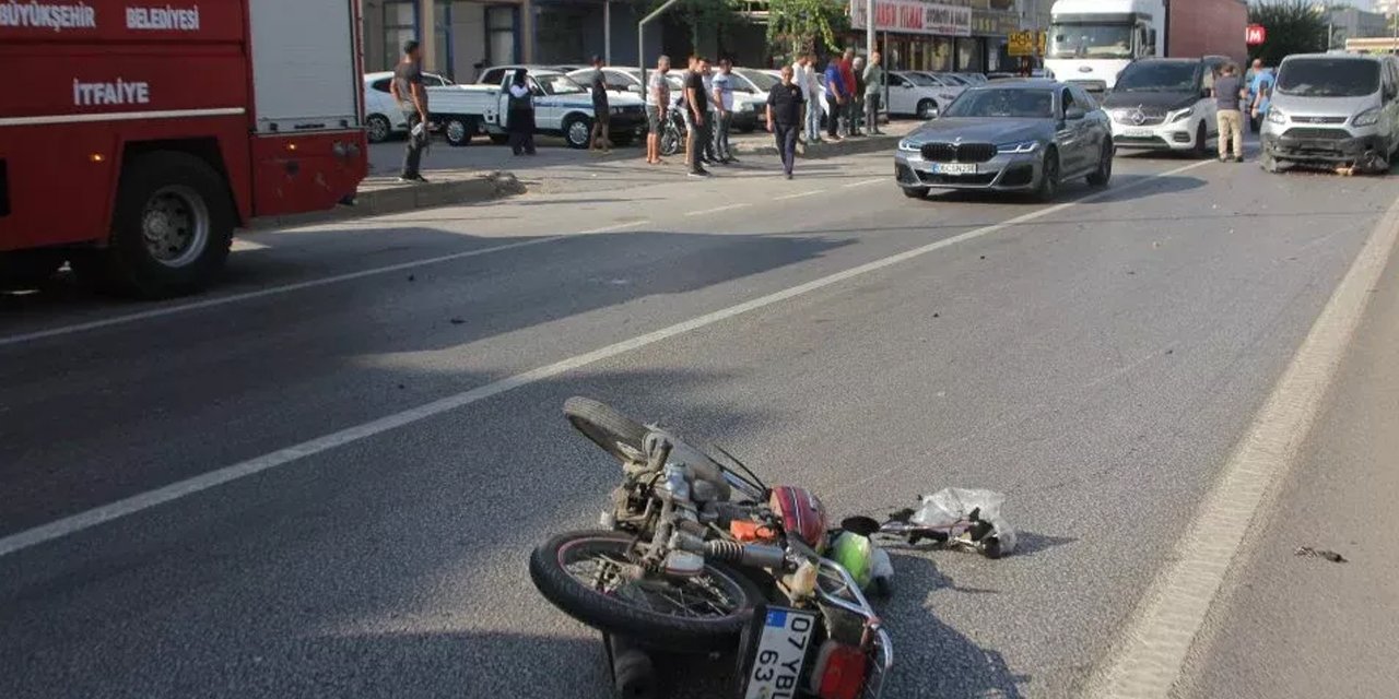 Antalya-Alanya yolunda korkunç kaza! Motosiklet sürücüsü minibüsün altında can verdi