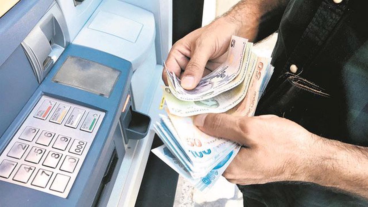 Yarından İtibaren Maaş ve Emekli Ödemeleri ATM'lerde: Erken Ödeme Müjdesi