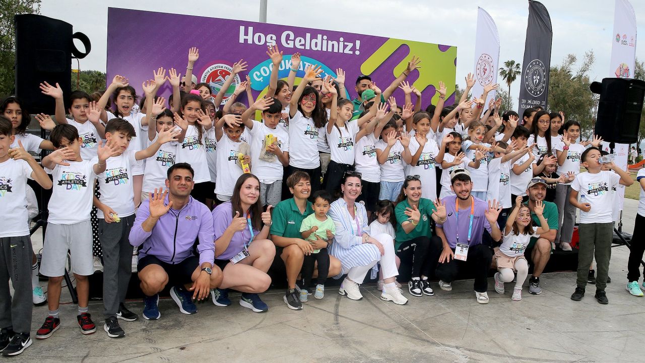 Antalya'da Çocuk Atletizm Şenliği coşkusu