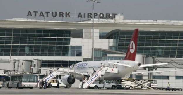 Atatürk Havalimanı'nda İki Patlama Oldu!