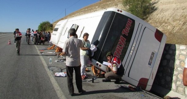 Alanya Otobüsü Kaza Yaptı, Yaralılar Var