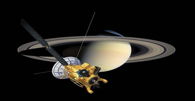 Cassini Uzay Aracı Kendini İmha Etti