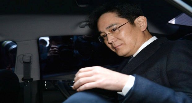 Samsung’un Yöneticisi Hapisteyken Bile Servet Kazanıyor