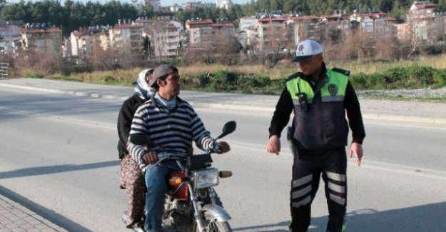 200 Motosiklet Sürücüsünden 168'ine Ceza Uygulandı