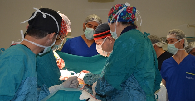 ALKÜ'de bir ilk Omurga Ameliyatı