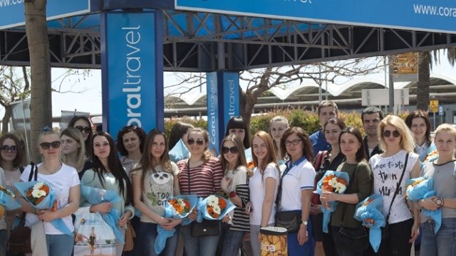 Antalya, 2016 Sezonunun İlk Polonyalı Turistlerini Karşıladı